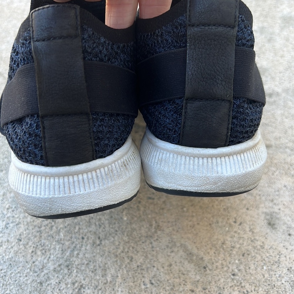 Eileen Fisher Women's Black Criss Cross Strap Slip on Casual Sneakers Size 9 - Picture 5 of 9